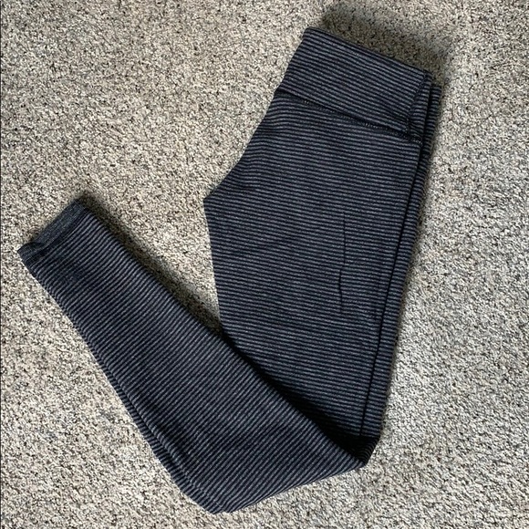 lululemon athletica Pants - Lululemon Wonder Under size 6